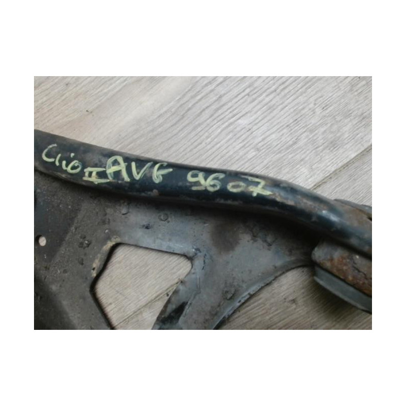 Triangle avant gauche RENAULT CLIO 2 CAMPUS PHASE 1 d’occasion