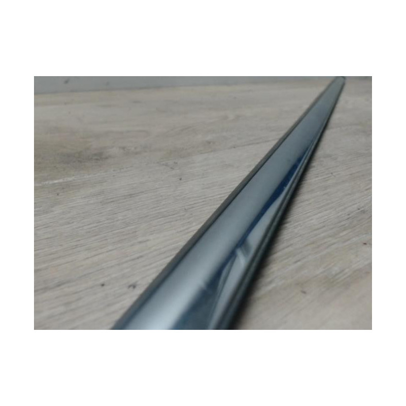 Baguette de porte avant droite MINI MINI 2 R56 PHASE 1 d’occasion