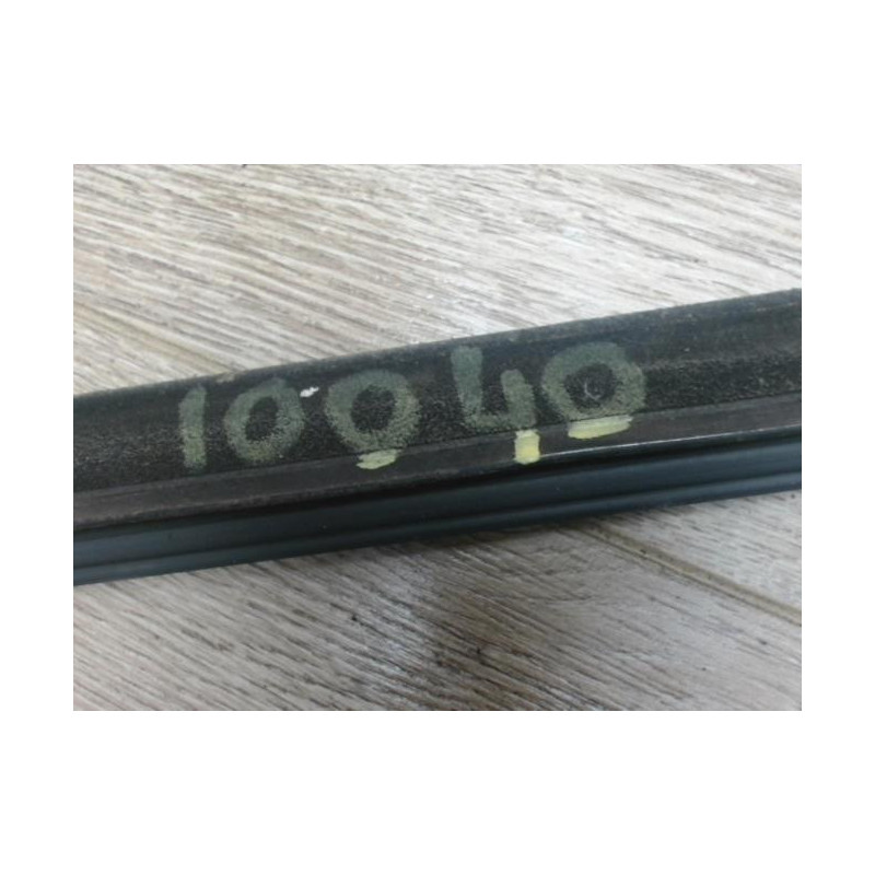 Baguette de porte avant droite MINI MINI 2 R56 PHASE 1 d’occasion