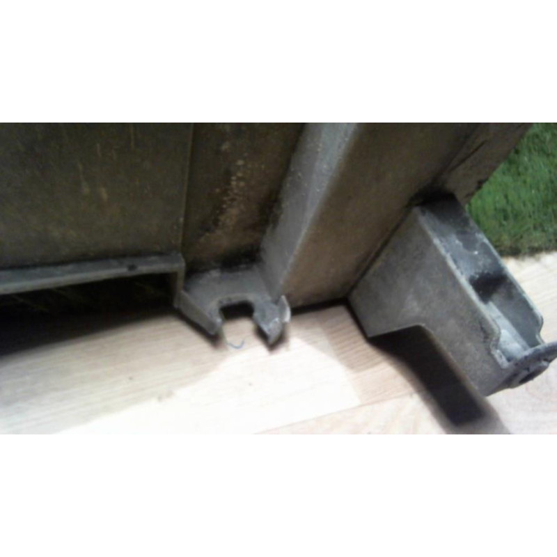 Moulure de pare choc arriere RENAULT CLIO 4 PHASE 1 d’occasion