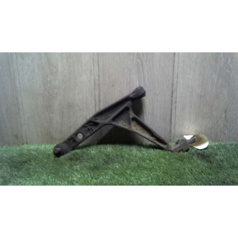 Triangle inferieur avant gauche PEUGEOT 205 PHASE 2 d’occasion