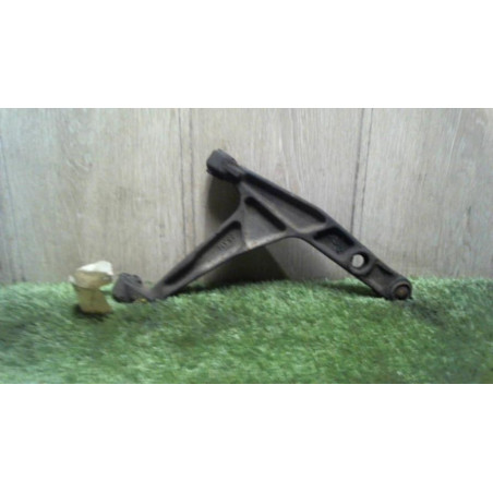 Triangle inferieur avant gauche PEUGEOT 205 PHASE 2 d’occasion