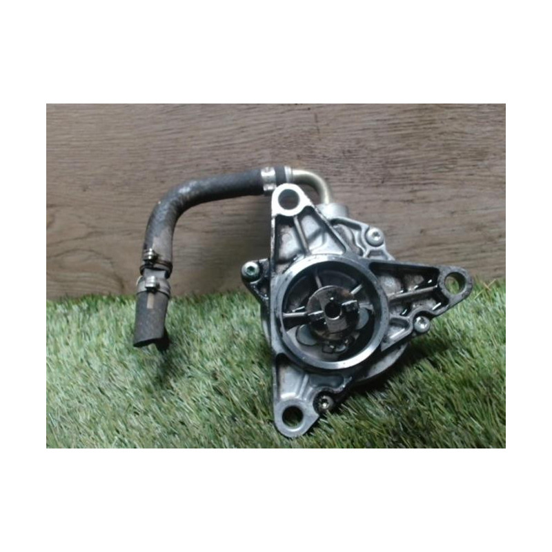Pompe à vide RENAULT CLIO 2 PHASE 2 d’occasion
