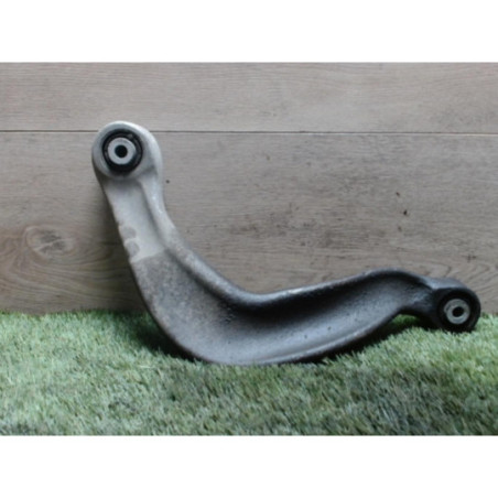 Triangle superieur arriere droit AUDI A4 3 AVANT PHASE 1 BREAK d’occasion