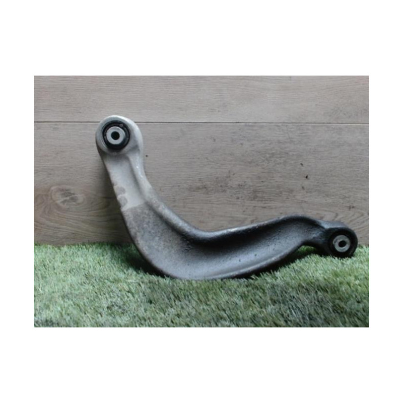 Triangle superieur arriere droit AUDI A4 3 AVANT PHASE 1 BREAK d’occasion