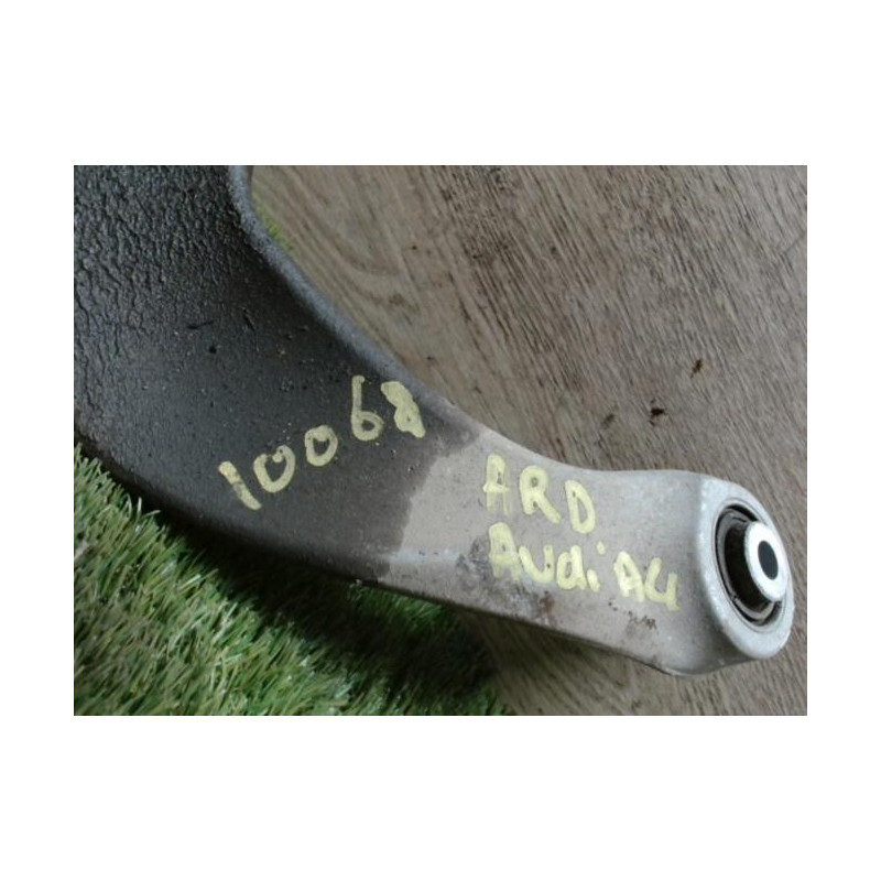 Triangle superieur arriere droit AUDI A4 3 AVANT PHASE 1 BREAK d’occasion