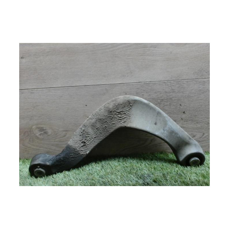 Triangle superieur arriere droit AUDI A4 3 AVANT PHASE 1 BREAK d’occasion