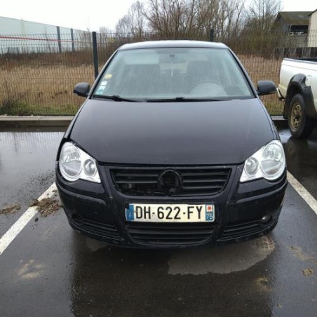 Poignee d'ouverture de capot VOLKSWAGEN POLO 4 PHASE 2 d’occasion