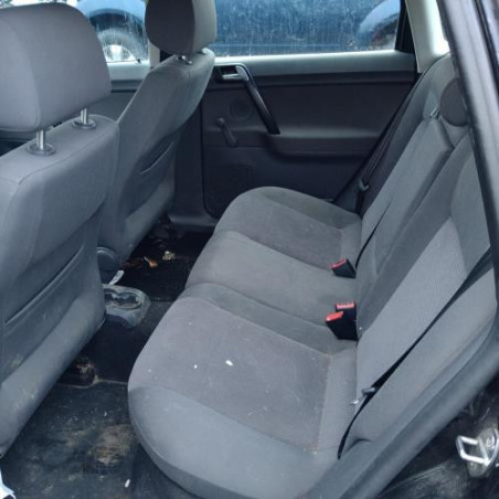 Poignee d'ouverture de capot VOLKSWAGEN POLO 4 PHASE 2 d’occasion
