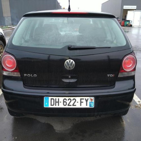 Poignee d'ouverture de capot VOLKSWAGEN POLO 4 PHASE 2 d’occasion