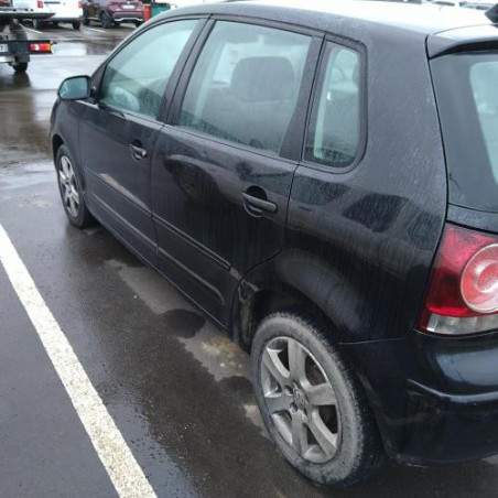 Poignee d'ouverture de capot VOLKSWAGEN POLO 4 PHASE 2 d’occasion