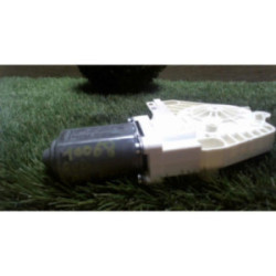 Moteur leve vitre avant droit AUDI A4 3 AVANT PHASE 1 BREAK d’occasion