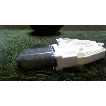 Moteur leve vitre avant droit AUDI A4 3 AVANT PHASE 1 BREAK d’occasion
