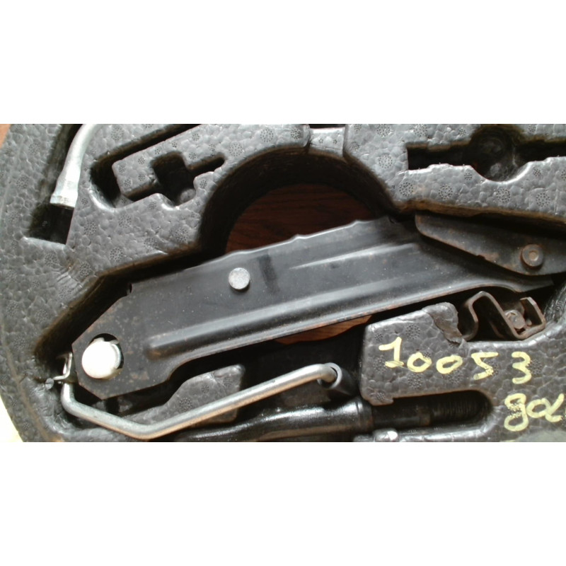 Cric (Ensemble depannage) VOLKSWAGEN GOLF 5 d’occasion
