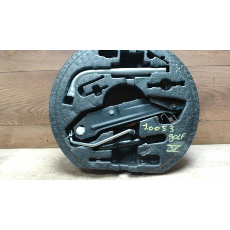 Cric (Ensemble depannage) VOLKSWAGEN GOLF 5 d’occasion