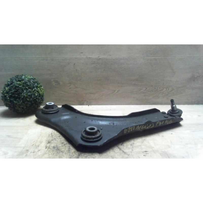 Triangle avant gauche RENAULT MEGANE 3 PHASE 1 d’occasion