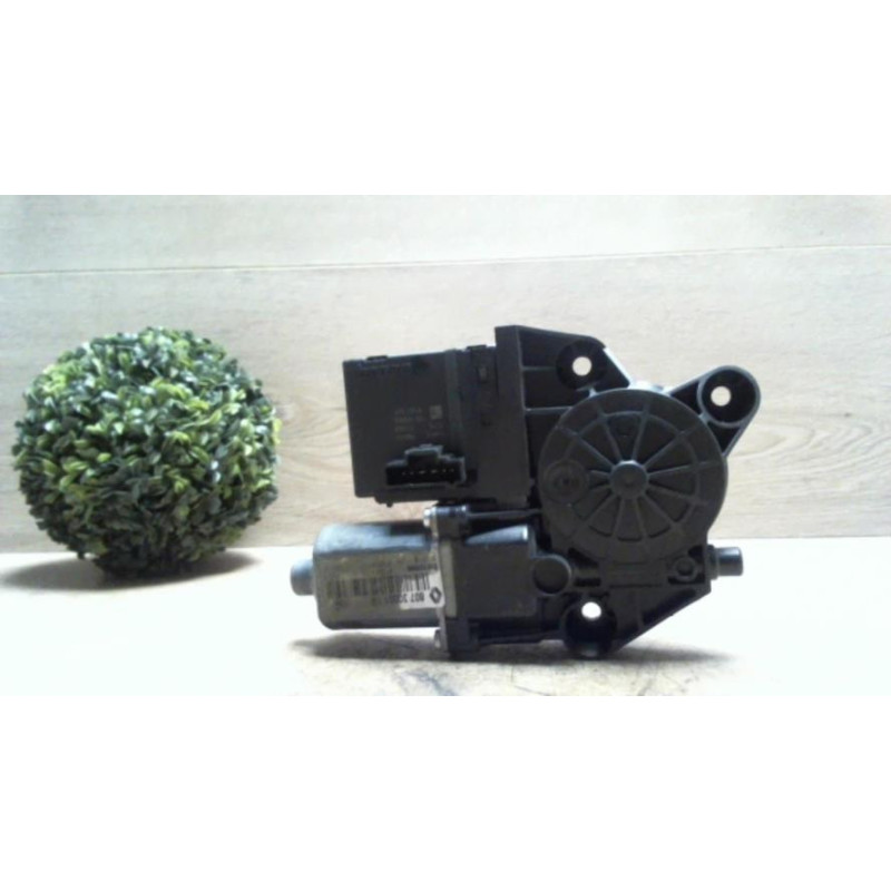 Moteur leve vitre avant droit RENAULT GRAND SCENIC 3 PHASE 1 d’occasion