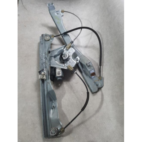 Leve vitre electrique avant gauche RENAULT CLIO 3 PHASE 1 d’occasion