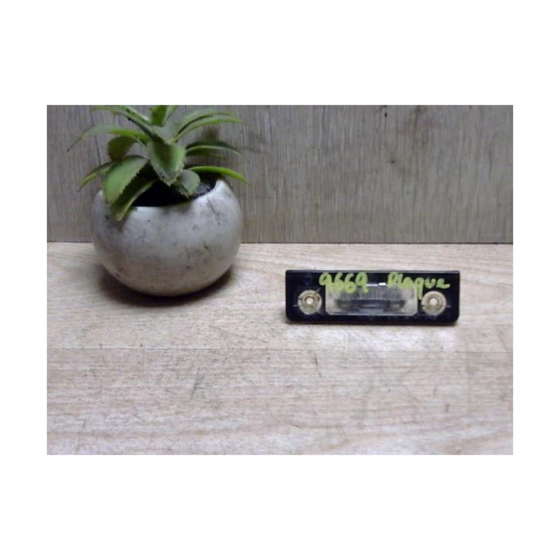 Eclairage de plaque SKODA OCTAVIA 2 PHASE 1 d’occasion