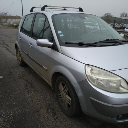 Bas volet avant RENAULT SCENIC 2 PHASE 1 d’occasion