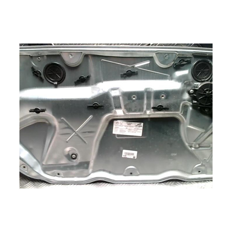 Leve vitre electrique avant gauche VOLKSWAGEN POLO 4 PHASE 2 d’occasion