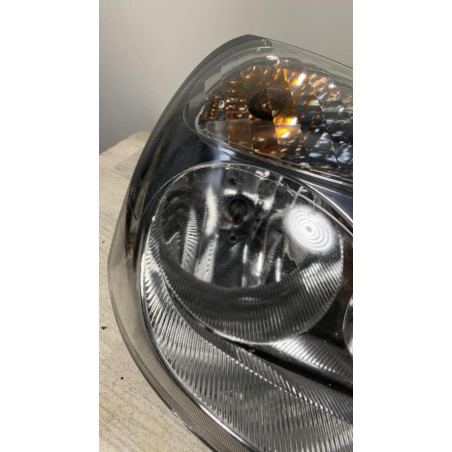 Optique avant principal droit (feux)(phare) RENAULT CLIO 2 CAMPUS PHASE 1 d’occasion