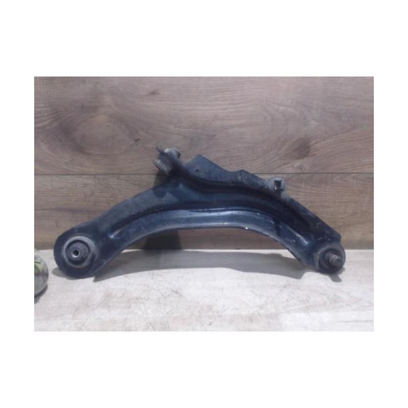 Triangle avant droit PEUGEOT 205 PHASE 2 d’occasion