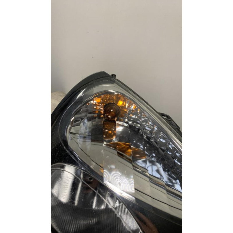 Optique avant principal droit (feux)(phare) RENAULT CLIO 2 CAMPUS PHASE 1 d’occasion