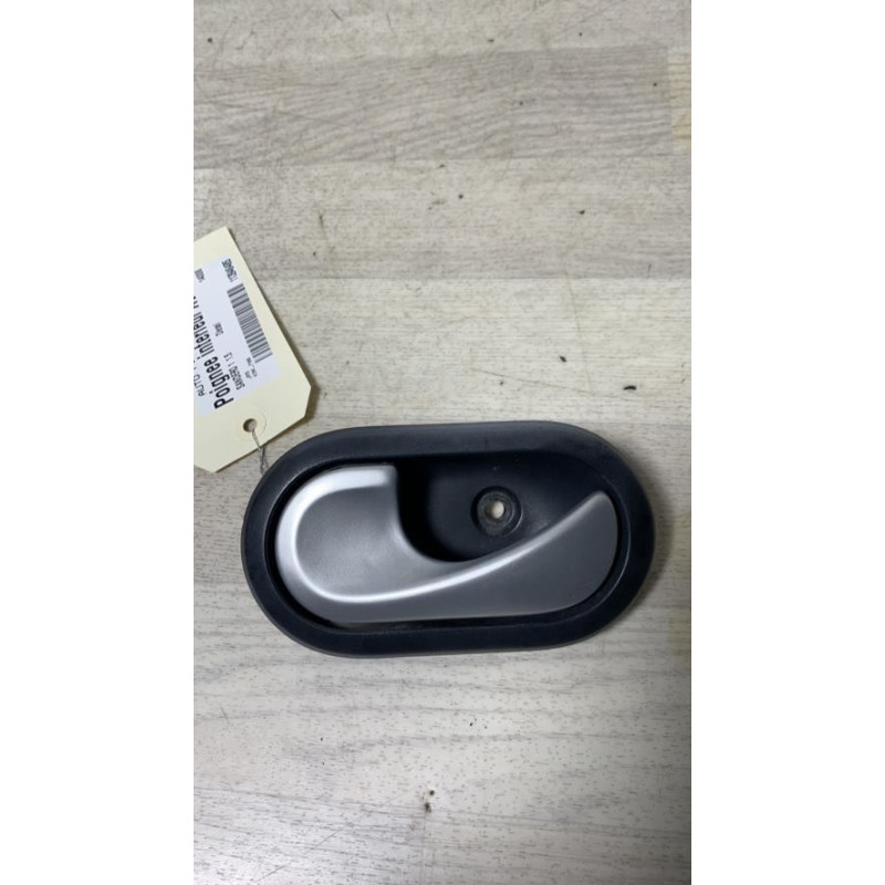 Poignee interieur avant gauche DACIA SANDERO 1 d’occasion