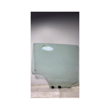 Vitre arriere droit DACIA SANDERO 1 d’occasion