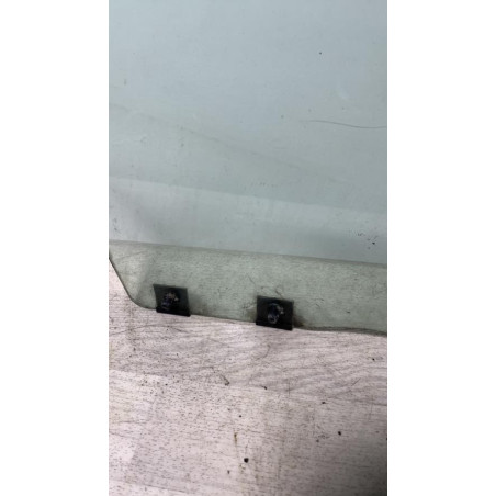 Vitre arriere droit DACIA SANDERO 1 d’occasion