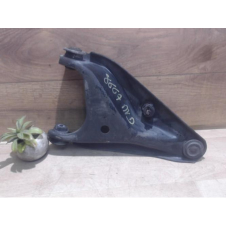 Triangle avant droit DACIA SANDERO 1 d’occasion