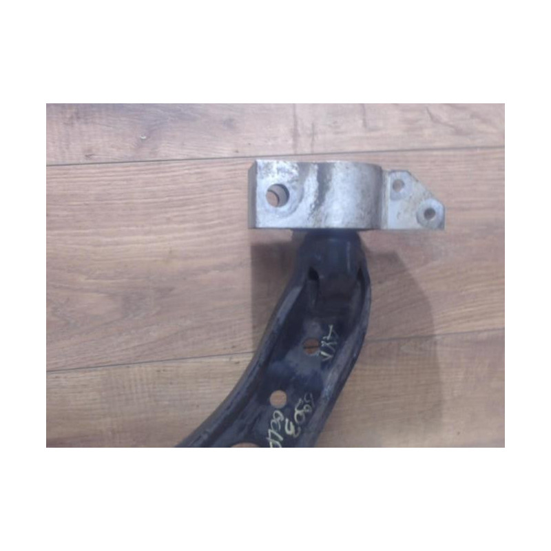 Triangle avant droit VOLKSWAGEN GOLF 5 d’occasion