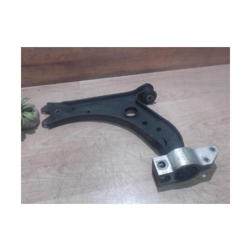 Triangle avant droit VOLKSWAGEN GOLF 5 d’occasion
