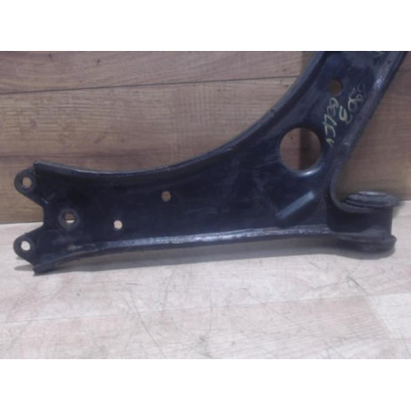 Triangle avant droit VOLKSWAGEN GOLF 5 d’occasion