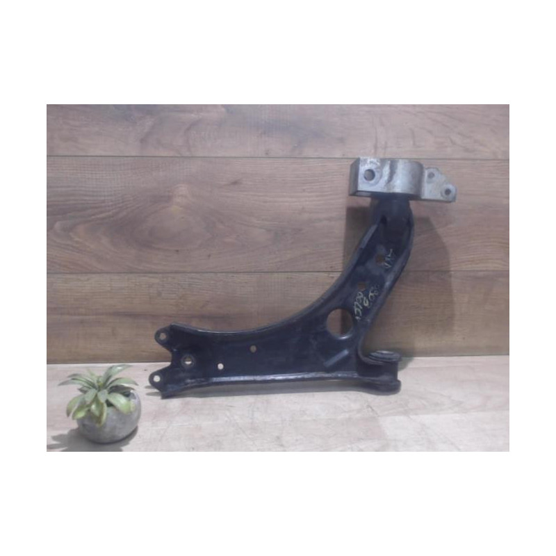 Triangle avant droit VOLKSWAGEN GOLF 5 d’occasion