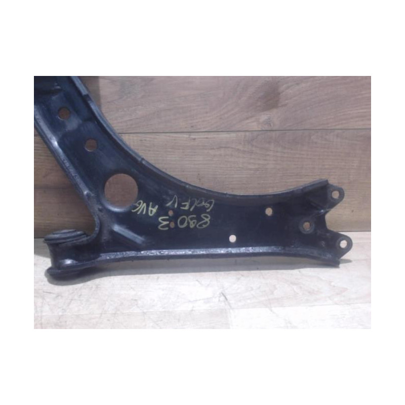 Triangle avant gauche VOLKSWAGEN GOLF 5 d’occasion