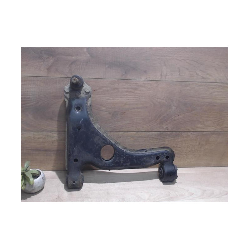 Triangle avant droit OPEL VECTRA B PHASE 1 d’occasion