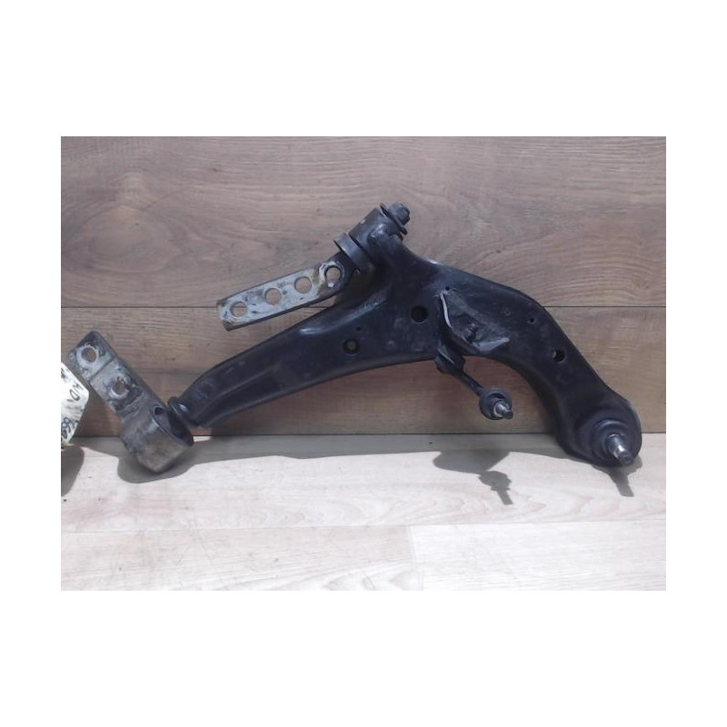 Triangle avant droit NISSAN ALMERA TINO PHASE 1 d’occasion