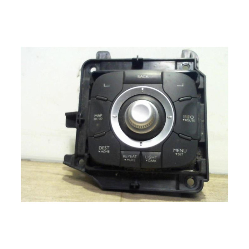 Commande GPS RENAULT MEGANE 3 PHASE 1 COUPE d’occasion