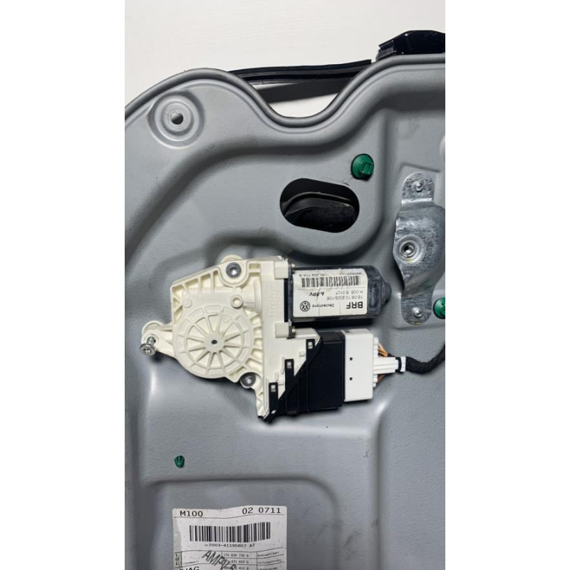 Leve vitre electrique arriere droit VOLKSWAGEN TOURAN 1 PHASE 1 d’occasion