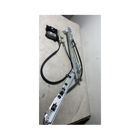 Leve vitre electrique avant droit RENAULT MEGANE 2 PHASE 1 d’occasion