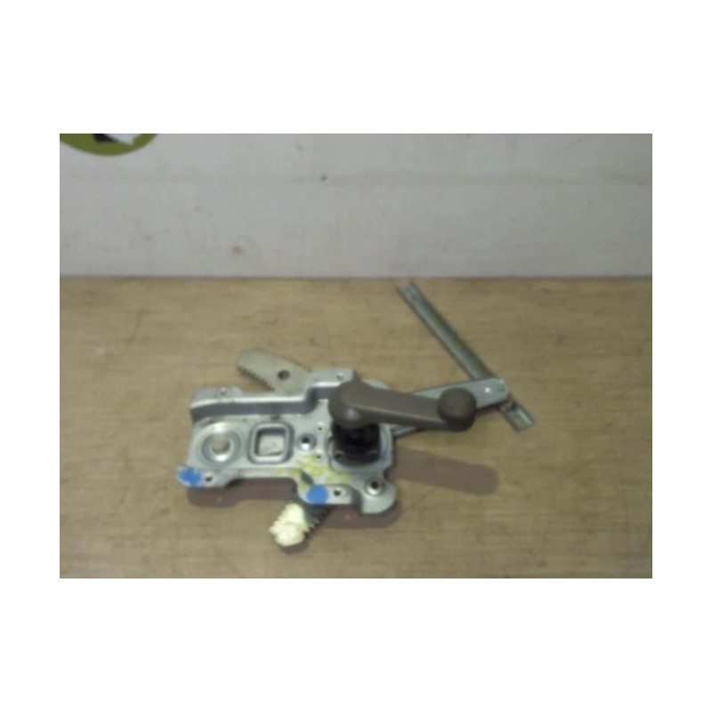 Leve vitre mecanique arriere gauche NISSAN MICRA 3 PHASE 1 d’occasion