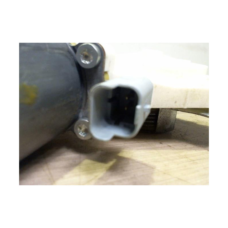 Leve vitre electrique avant droit NISSAN MICRA 3 PHASE 1 d’occasion