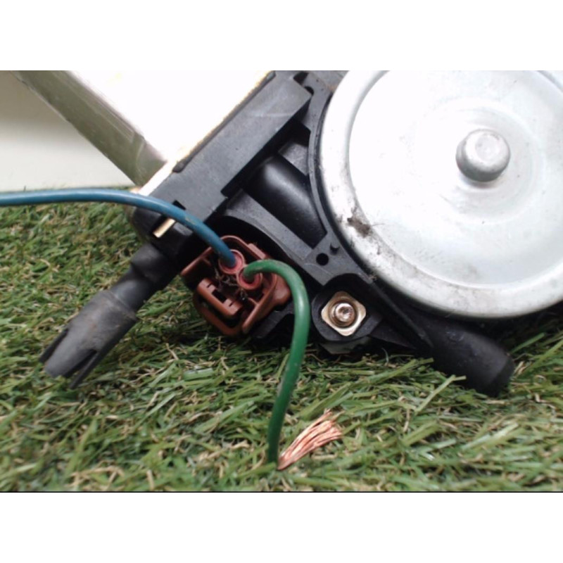 Leve vitre electrique arriere gauche NISSAN ALMERA 2 PHASE 1 d’occasion