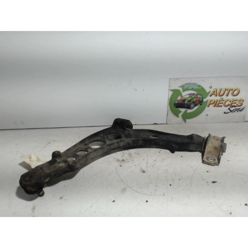 Triangle avant droit FIAT PUNTO 1 PHASE 1 d’occasion