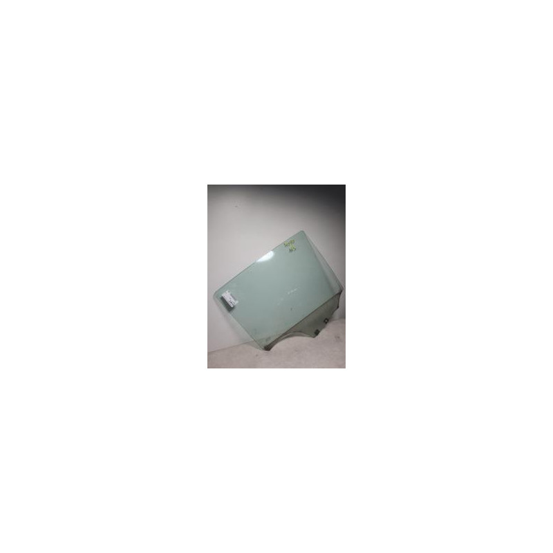Vitre arriere droit DACIA SANDERO 1 d’occasion