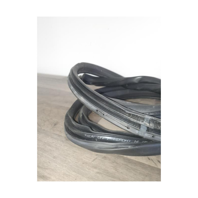 Joint de porte avant droite HONDA CIVIC 8 PHASE 1 d’occasion