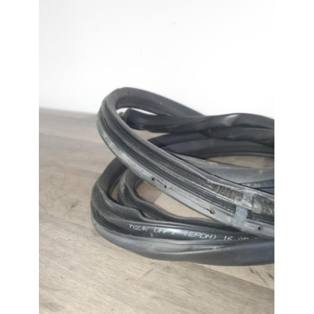 Joint de porte avant droite HONDA CIVIC 8 PHASE 1 d’occasion
