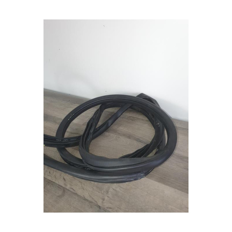 Joint de porte avant droite HONDA CIVIC 8 PHASE 1 d’occasion
